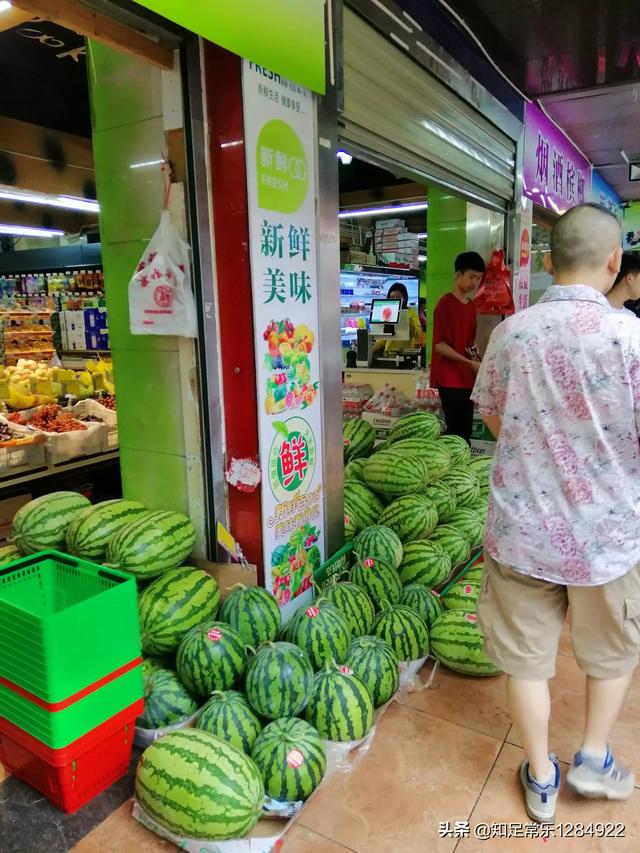 如何一天疯狂卖出1000公斤西瓜，有哪些西瓜摊神奇的营销策略？