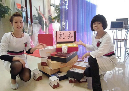 美容院吸引顾客的营销方案(美容院给顾客推销产品的技巧)