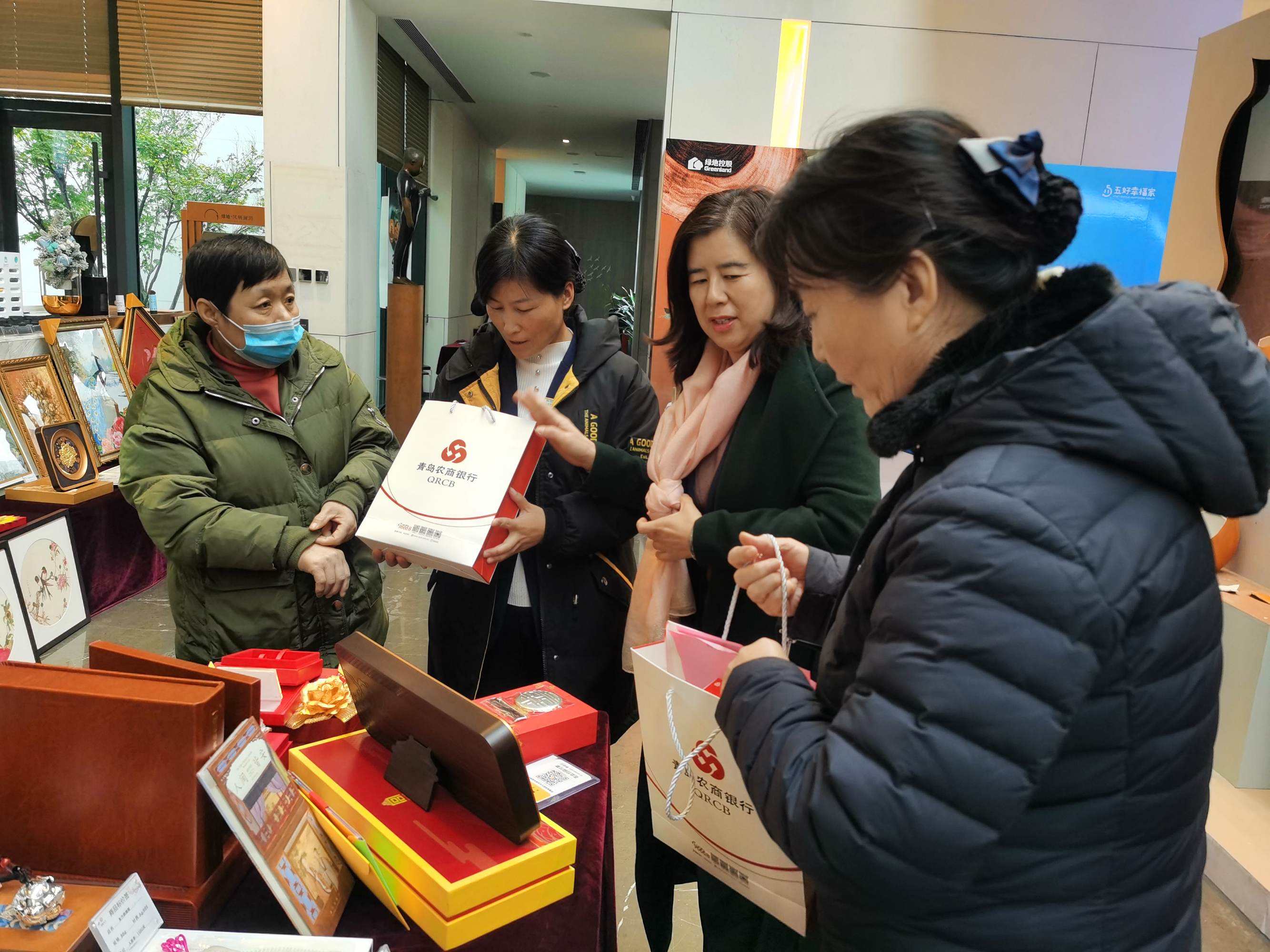 媒体行伴手礼(伴手礼跟随手礼)