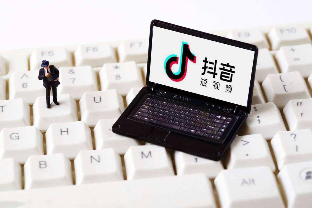 新手做自媒体一个月能有多少(新手做自媒体一个月能有多少钱)