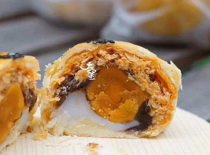 蛋黄酥文案(蛋黄酥文案有趣)